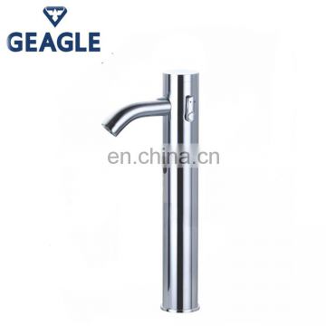 Ce Certification Long Neck Automatic Bathroom Brass Basin Water Bathtub Faucet