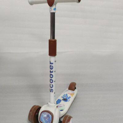 Children's Scooters Children's 3-wheel Music Glowing Folding Toys, Outdoor Sliding Sports, Boys and Girls Kids Kick