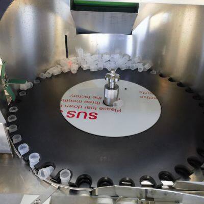 Automatic Plastic Bottle Unscrambler with Large Hopper and Overload Protection for Food Industry