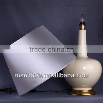 Home Decorative Pottery Table Lamp Made in China photo-5