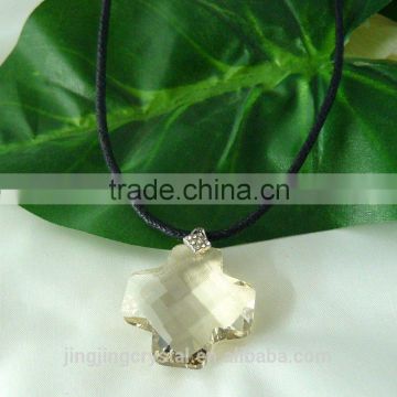 Fancy cross shape jewelry crystal pendants                        
                                                                                Supplier's Choice