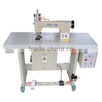 Ultrasonic lace sewing machine for non-woven bag