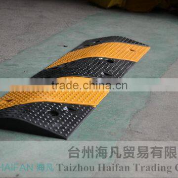 1000*320*45mm Durable Reflective Speed Hump Used in Intersection/heavy Strength Rubber Road Road Speed Hump for Crossing photo-3