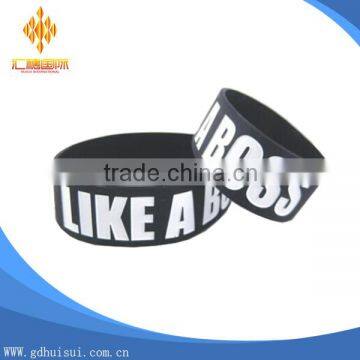 Top sale gifts use OEM gleamy custom logo souvenir silicone bracelet