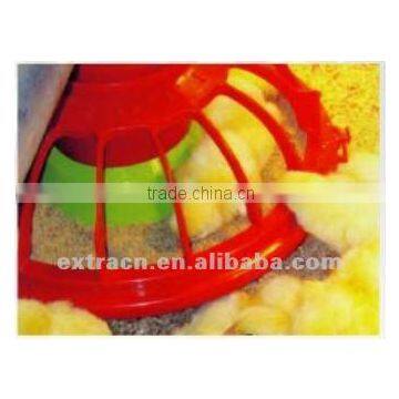 Breeder pan feeding system