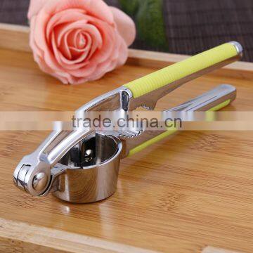 Factory Price Double Use Top Quality Multifunctional Accessories Garlic Press photo-2