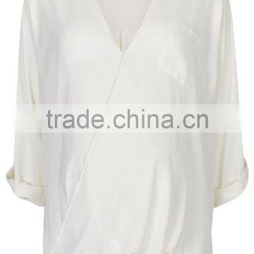 Sexy v Neck Maternity Fashion Blouses Maternity Wear With Front Pocket photo-5