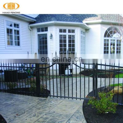 Outdoor privacy screen fence panel spearhead fence