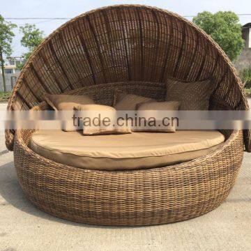 round bed