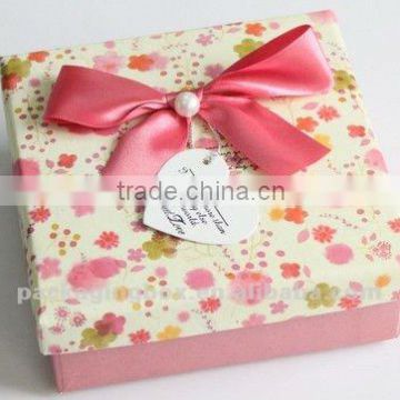 Crimped box for gift packaging