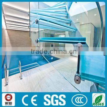 Indoor Commerical Tempered Glass Curved Staircase Design photo-3