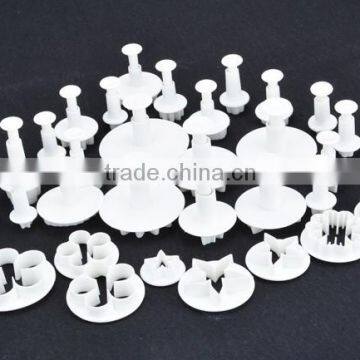 33 PCs Fondant Heart Shaped Cake Cutter Ejector Stamp Modeling Border Decoration Fondant Marzipan Plunger Cutter photo-3
