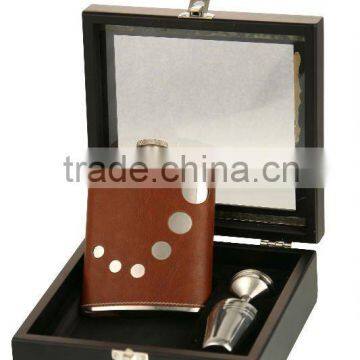 8oz Hip Flask Set with Gift box