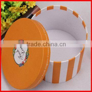 Branded Design Round Box With Antique Pattern