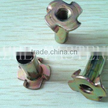 furniture connecting nut with four prongs