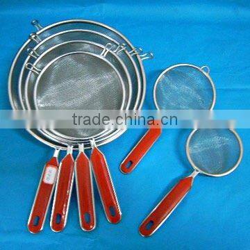 mesh strainer with plastic handle