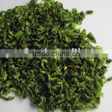 Dried green paprika flakes