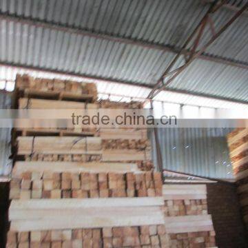 Vietnam rubber sawn timber the cheapest price moisture 8 - 12%