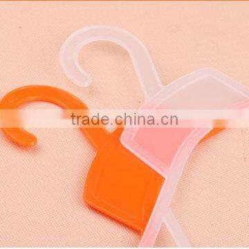 Yiwu Wholesale Body Shape Dispaly Plastic Clothes and Pants Hangers for Kids photo-3