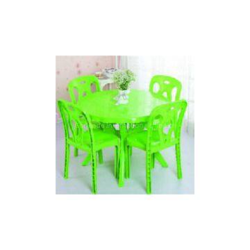 Plastic Round Dining Tables