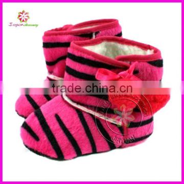 Pom pom zebra baby boots