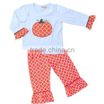 Cute appliqued clothing set for little girl on Thanksgiving with pumpkin pattern