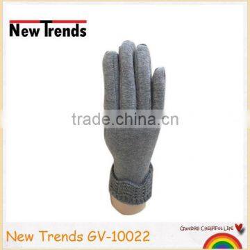 Fashion Acrylic Golves With the Crocheted Lace