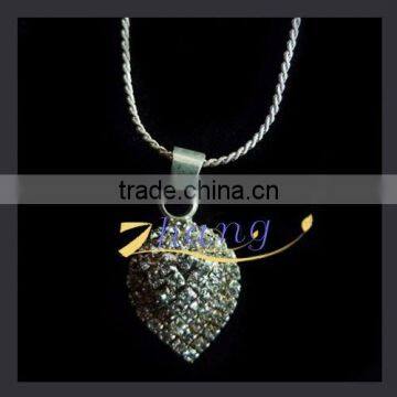 fashion rhinestone pendant necklace