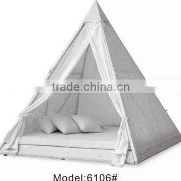 Unique Outdoor Triangle rattan sunbed pyramid model rattan sunbed