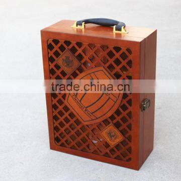 Wooden wine box with handle