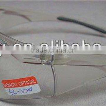 Polycarbonate safety glasses compliant with ANSI Z 87.1 CE EN166 AS/NZS 1337 safety standards