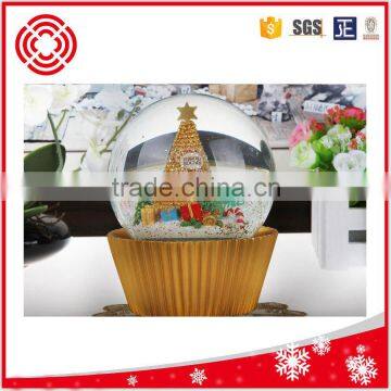 Hot selling christmas tree glass snow globe for home decor