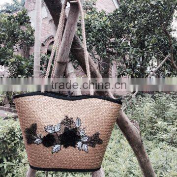 Best selling eco-friendly handicraft gold seagrass plant beach bag