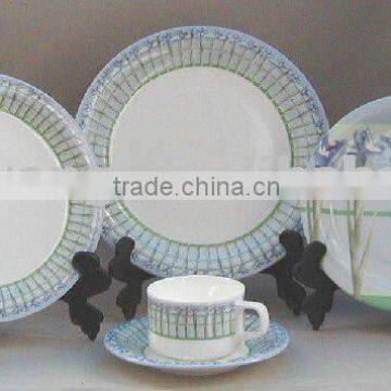 white dinner plates