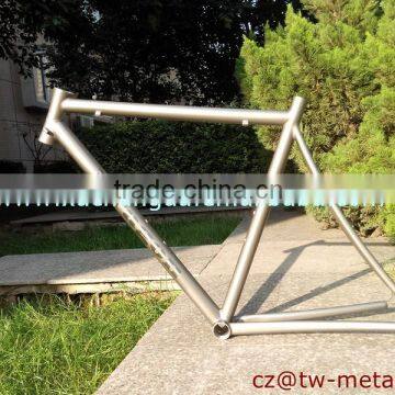 Customized Titanium road bicycle frame touring bike frame with polished logo & Integrated head tube