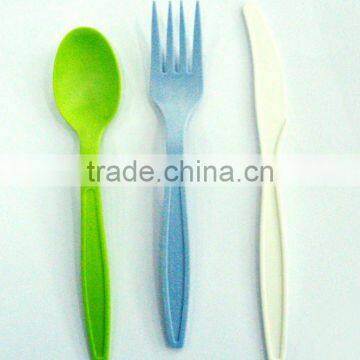 Biodegradable sharp plastic knife