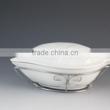 2016 Fancy Leaf-Shaped Design White Ceramic Type Tureen With Metal Stand