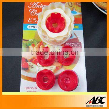 Plastic Flower Christmas Gift Cookie Cutters Set