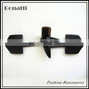 PU leather horn toggle button