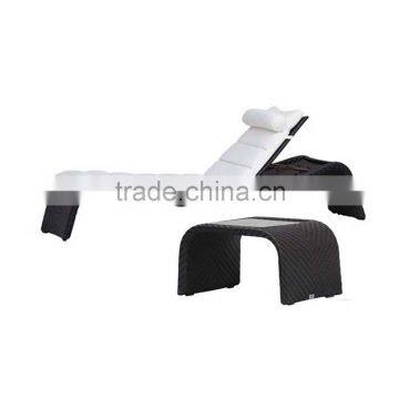 Outdoor Leisure Curved Design Rattan Lightweight Folding Beach Sex Lounge Chair photo-4