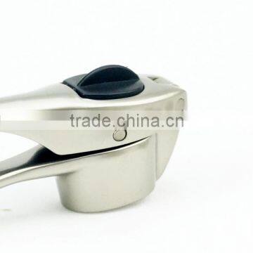 China factory zinc alloy garlic press /The Best-Selling Kitchen utensils hand Galic press