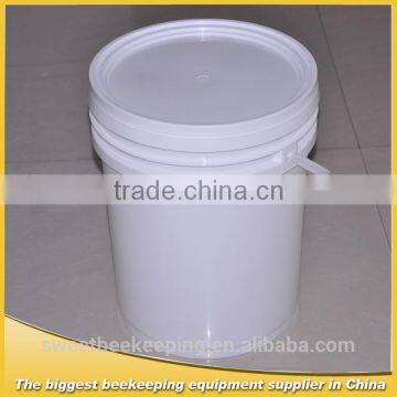Beekeeping Equipment 20L Plastic Honey Tank With Honey Gate