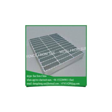 Anti slip serrated steel grating used for farm