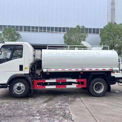 Sinotruk 5000L Water Tank Truck photo-2
