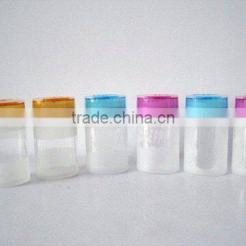 glass spice bottle wtth plastic lid