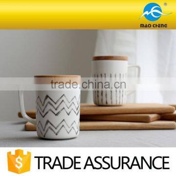 household customized ceramic mug with wooden lid