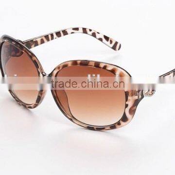 Factory Direct Supply Top Wrist Watch With Glasses and Pen With Design for Promotional or Lady photo-3