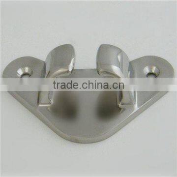 Marine hardware triangle bow chocks