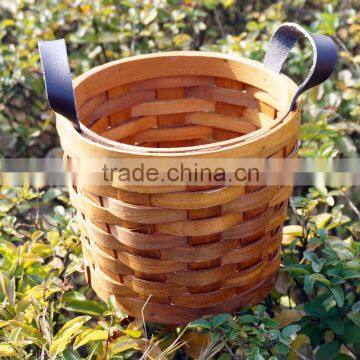 Small woodchip tightly woven outdoors fruit container basket