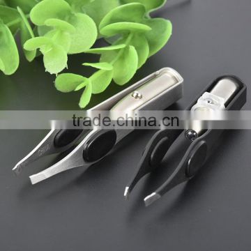 Manufacturers sell LED flashlight eyebrow clip, eyebrow tweezers, band light, eyebrow clip, stainless steel oblique eyebrow clip